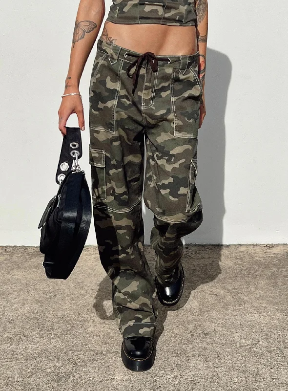 Relaxed Style Sight Unseen Camo Cargo