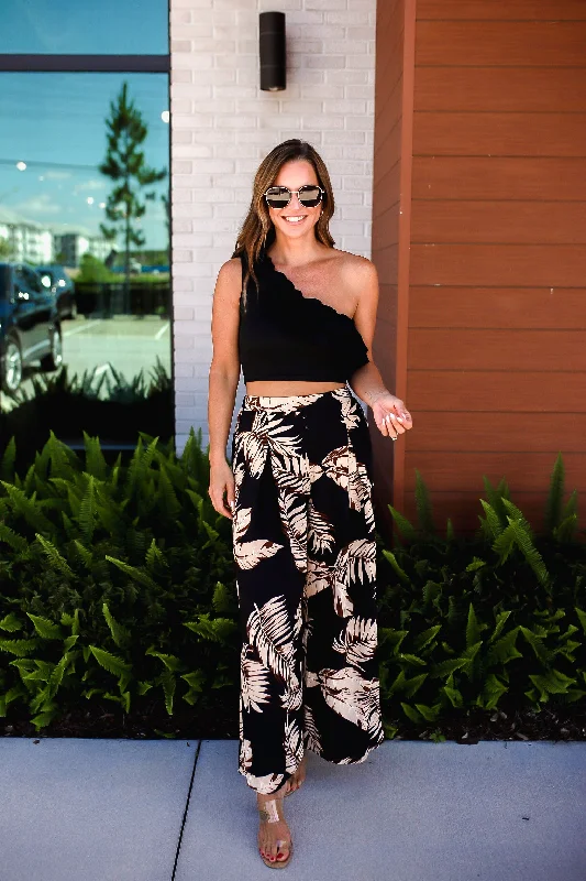 Fashionable Tops for Women Ruffled Sleeveless Top and Printed Pants Set