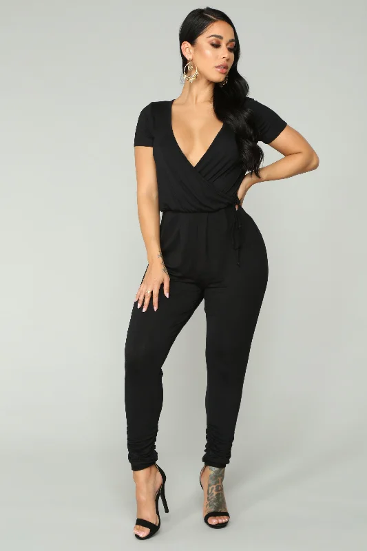 Chic Women's Clothing for Date Nights Leah Jumpsuit - Black