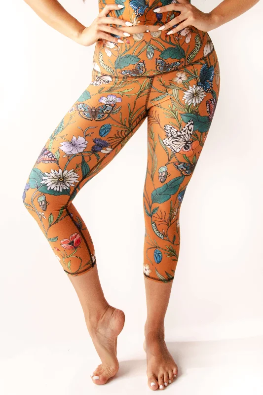 Elegant Clothing Emerge Printed Yoga Crops