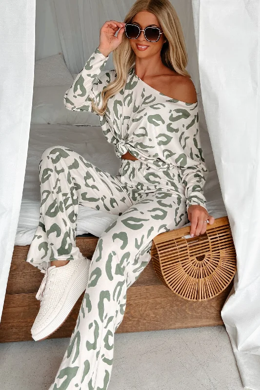 New Styles Just In Feline Satisfaction Animal Print Loungewear Set (Sage/Ivory)